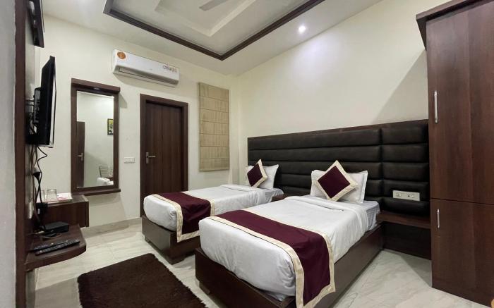 Hotel Opal Courtyard