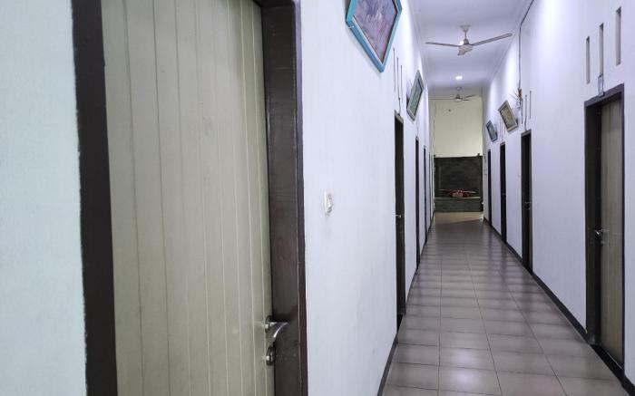 RedDoorz Syariah near Universitas Batanghari Jambi