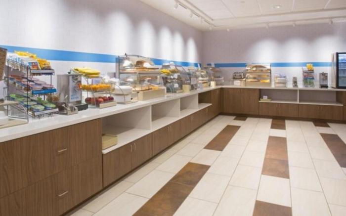 Holiday Inn Express and Suites Tonawanda Buffalo Area By IHG
