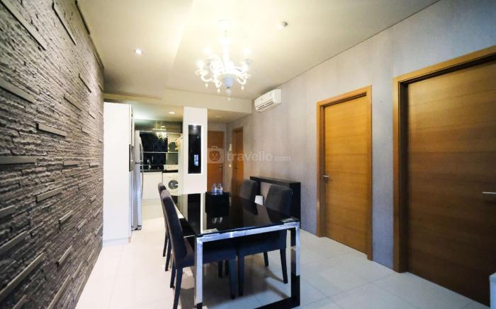 Comfy 2BR Aryaduta Residence Surabaya By Travelio