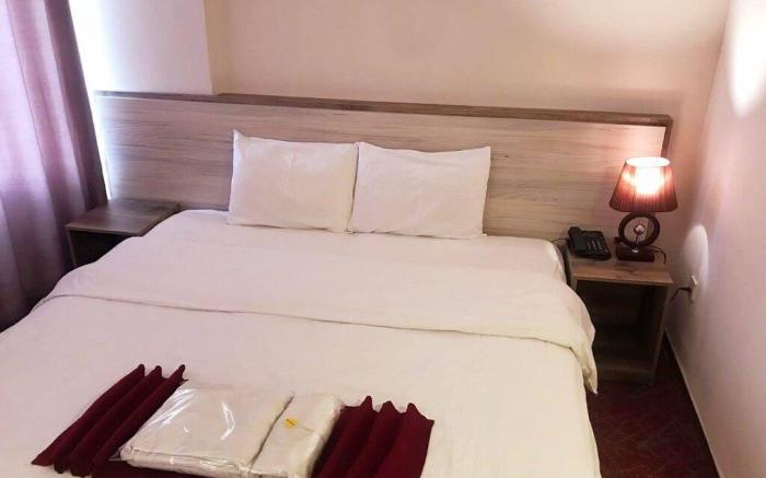 THE SIGNATURE HOTEL