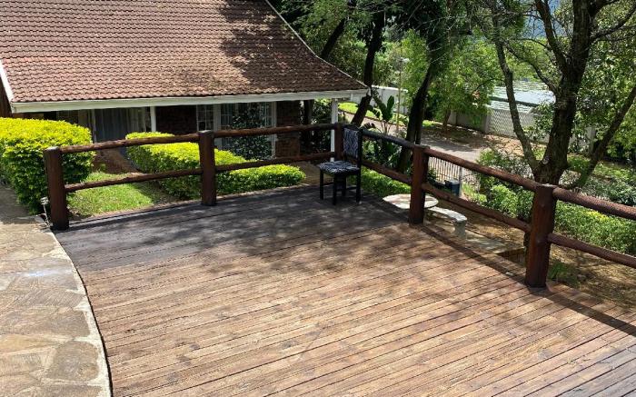 Comrades Oasis Guest House 