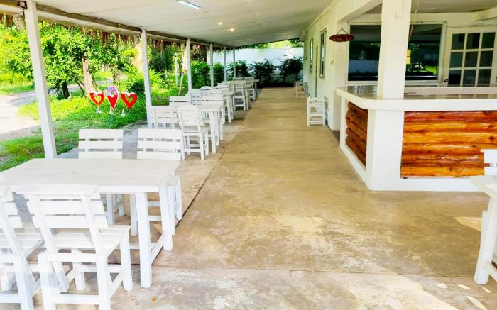The Golden View Resort Suan Phueng