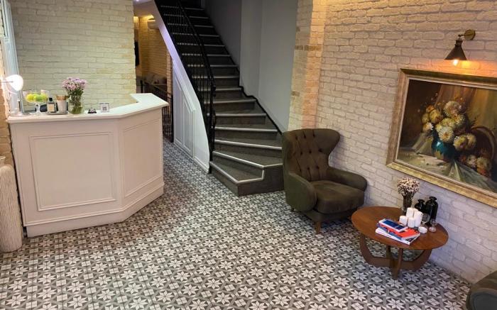 Louis Rooms