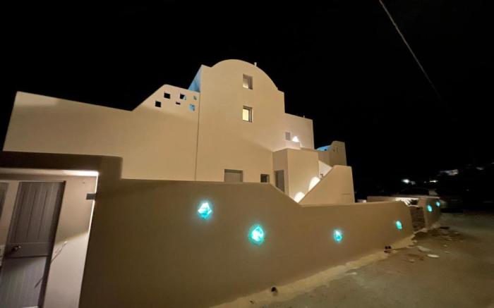 Elements Cozy Suites - Santorini