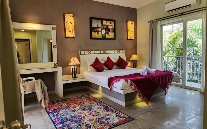 Beach 9 min walk 4br Villa with pvt pool and cook