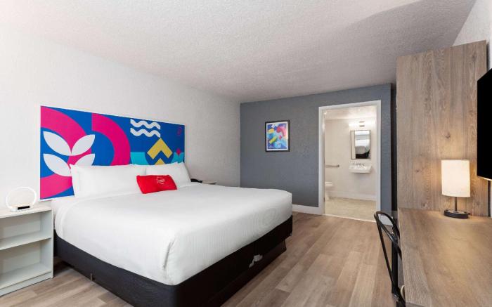 Howard Johnson by Wyndham Orlando Lake Buena Vista South