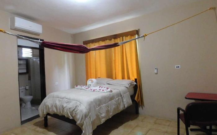 ARNOLD'S GUEST HOUSE