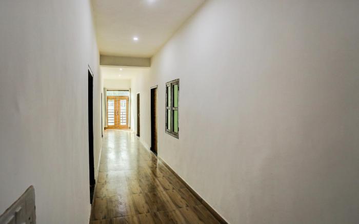 Hotel O Rajhans