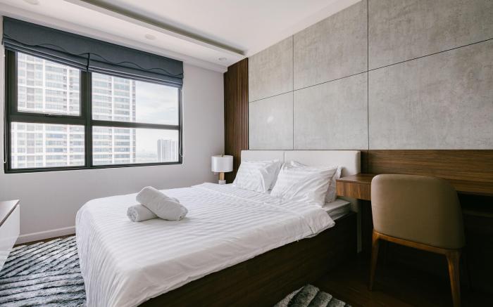 Dcapitale 2BR Balcony Apt Lynn Housing Hanoi 