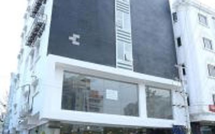 LA Riviera Suites