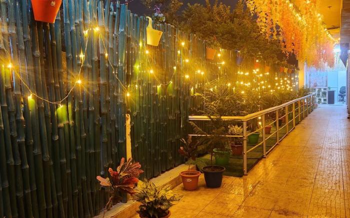 THE  KASHI PALACE INN