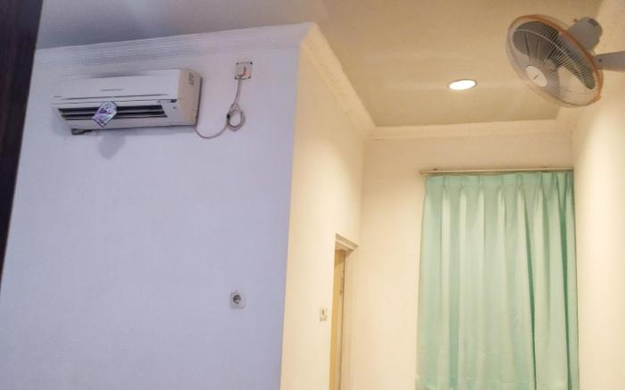 RedDoorz near Living Plaza Palembang