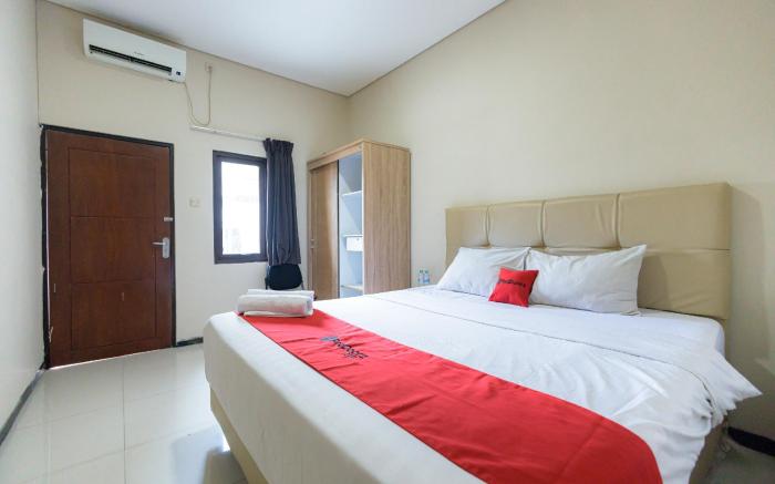 RedDoorz @ Osuko Residence Sukomanunggal Jaya