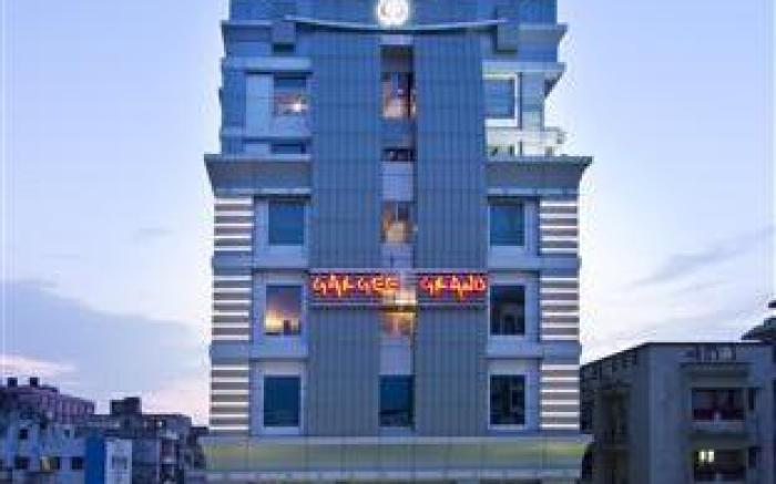 Hotel Gargee Grand