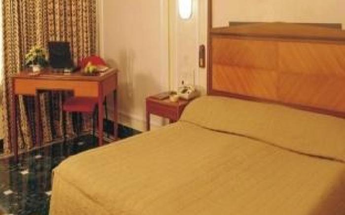 Hiltop Hotel