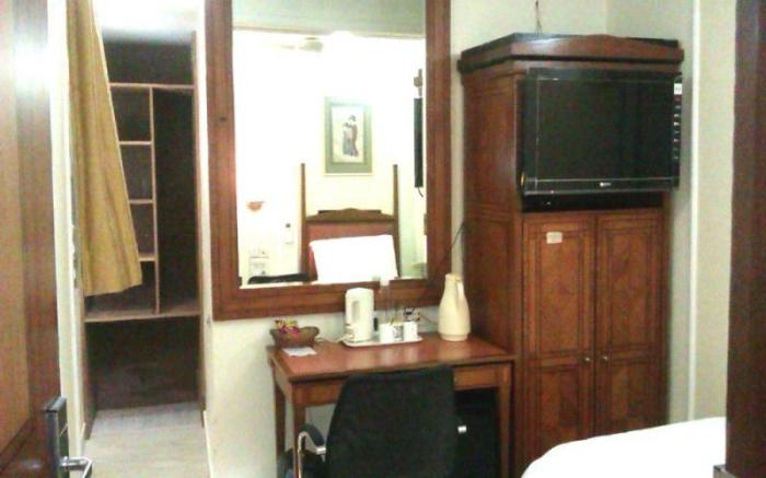Hiltop Hotel