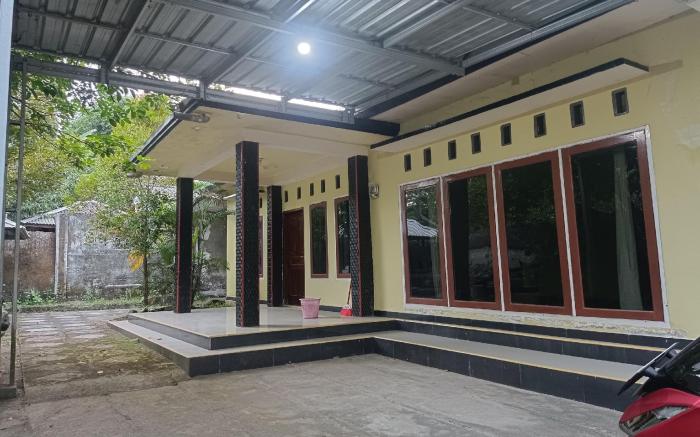 Hotel O Penginapan Annisya Near SMA Negeri 2 Mataram
