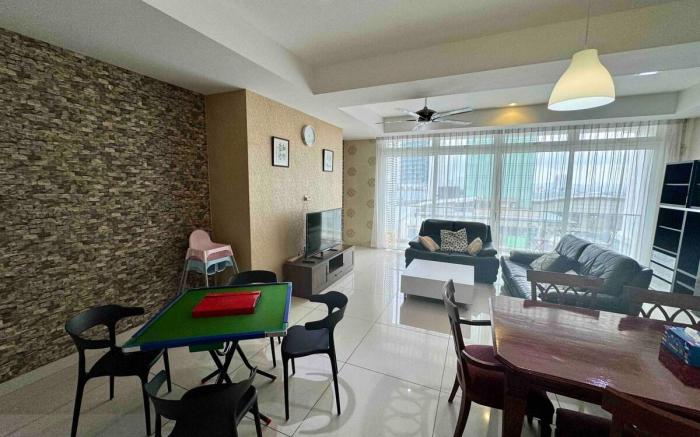 KSL Poolscape Haven: 4bedRoom Working Desk 8-16pax