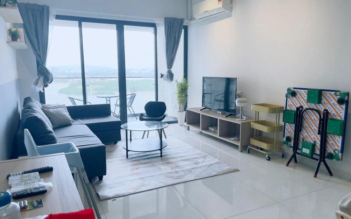 Oceanfront Elegance @Royal Strand Danga  6-11pax