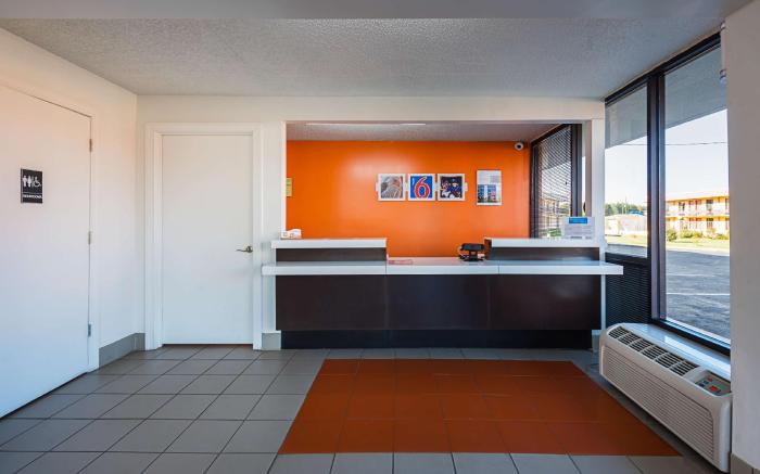 Studio 6  Suites Perry, GA
