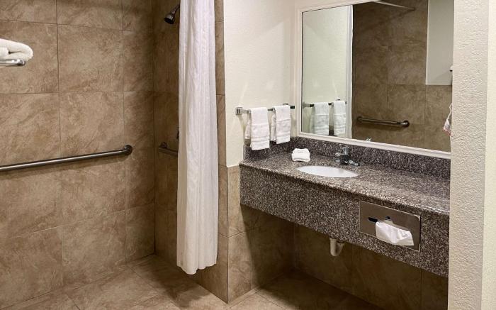 Motel 6 Galveston, TX - Beach/Seawall