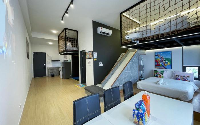 SR HOME- GRID Toy Story themed near Legoland