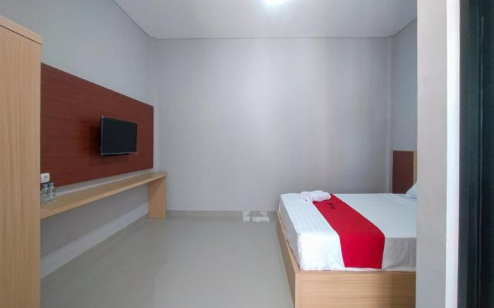 RedDoorz Syariah near Alun Alun Tegal 2