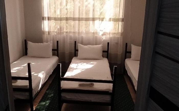 HOSTEL CHINOR 