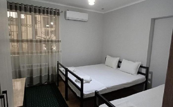 HOSTEL CHINOR 