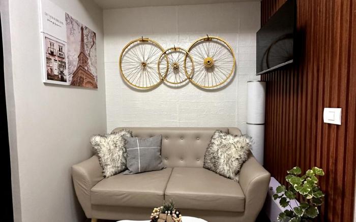 New & Spacious Unit in QC w/ Wifi & Netflix