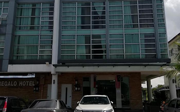 REGALO HOTEL (WITH LIFT)