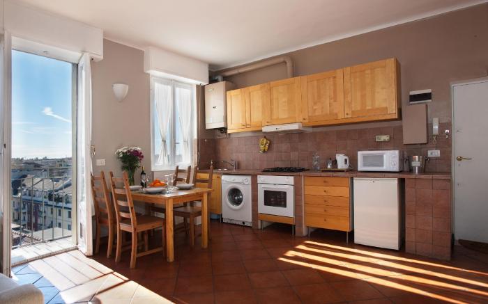 Milan Skyline Apartment, Citt Studi, 1 min Metro, terrace, wifi, Netflix