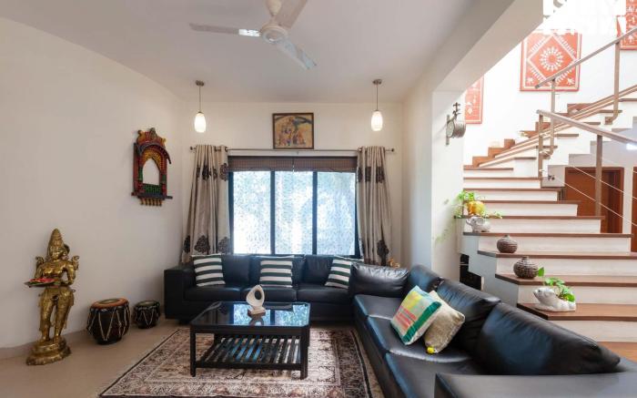 Eden's Estate by StayVista - Featuring cozy rooms with a private pool, and modern interiors for a de