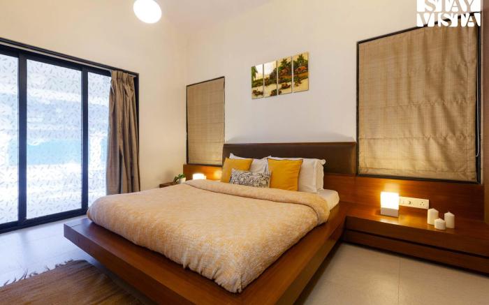 Eden's Estate by StayVista - Featuring cozy rooms with a private pool, and modern interiors for a de