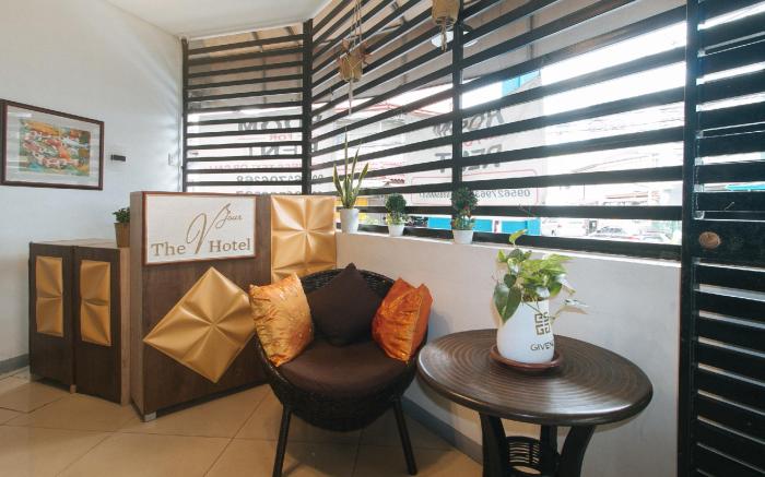 RedDoorz @ The Vjour Hotel Makati