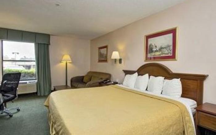 Econo Lodge Raleigh near Walnut Creek Amphitheatre