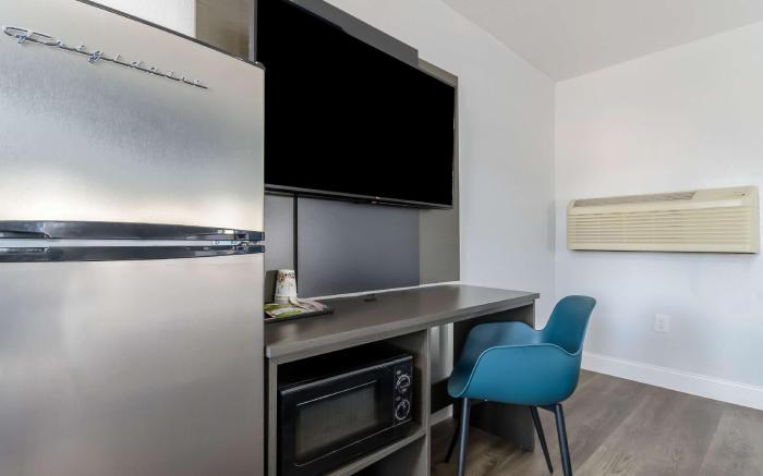 Studio 6  Suites Madera, CA - Yosemite