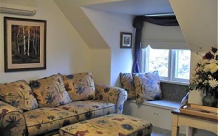 Burley's Executive Garden Suite