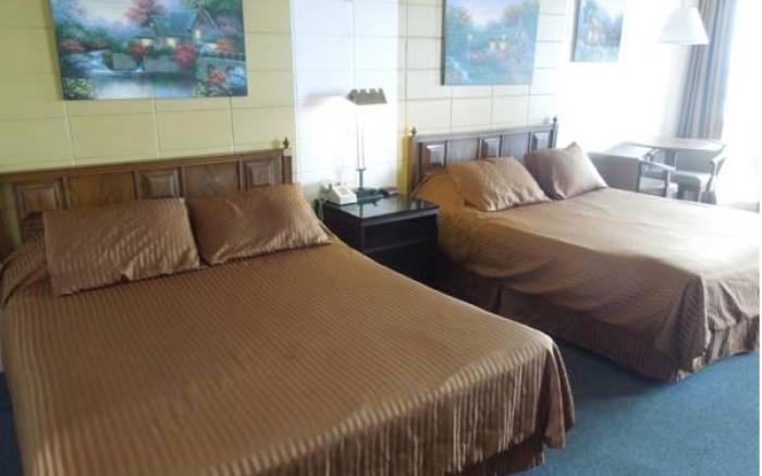 Charlroy Motel