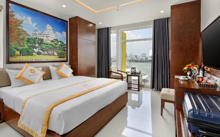 MERRY HOTEL