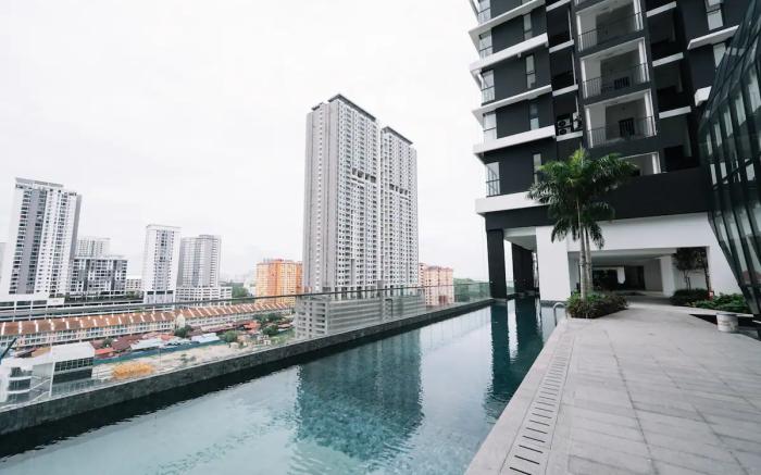 Pink Romance 3Room with InfinityPool @UrbanSuites
