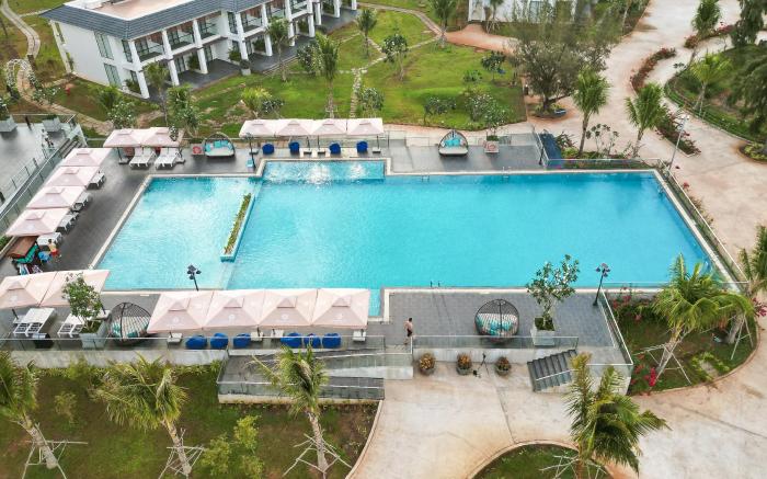 Emerald Ho Tram Resort