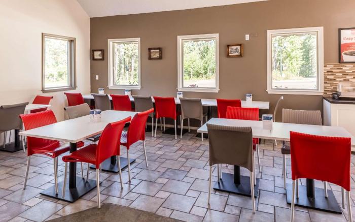 Econo Lodge Inn & Suites Heavenly Village Area