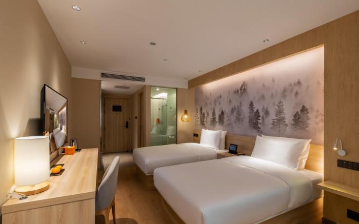 Orange Hotel Wuhan Yellow Crane Tower Yangtze River Bridge