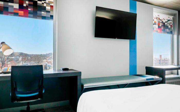 Aloft Newport on the Levee