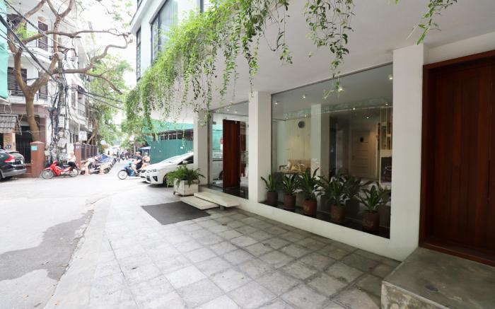 Square building