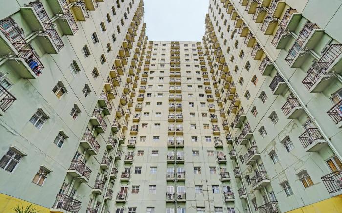OYO 93439 The Suites Metro Apartment By Interindo