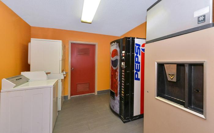 Red Roof Inn Cartersville - Emerson/LakePoint North