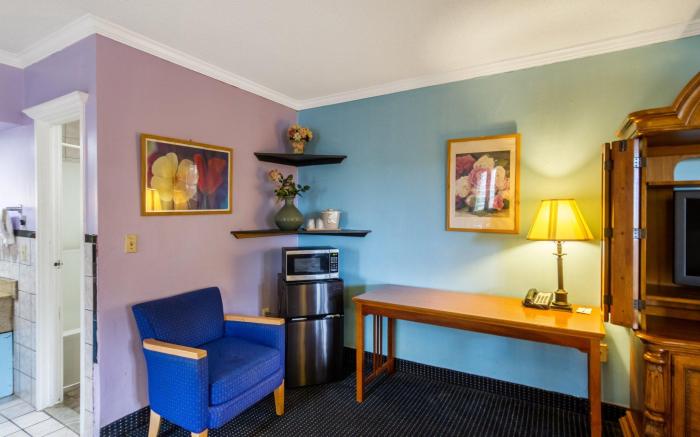 Red Carpet Inn Norwalk